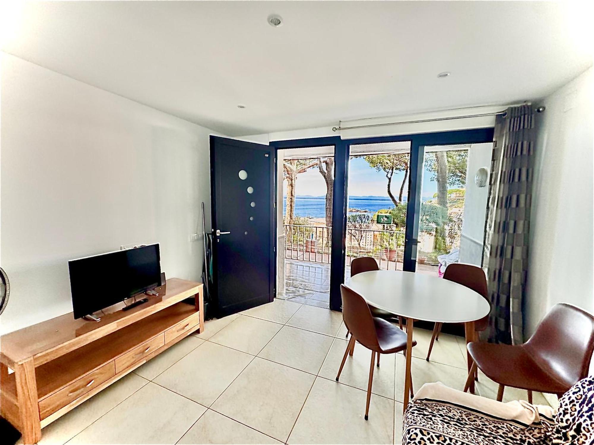 Bernie Apartment Roses Luaran gambar